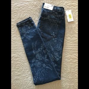Jessica Simpson skinny jeans